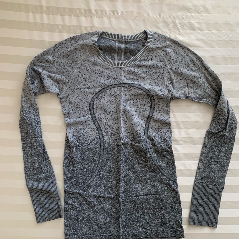 Lululemon Swiftly Relaxed Long-Sleeve Shirt (Size 6)
